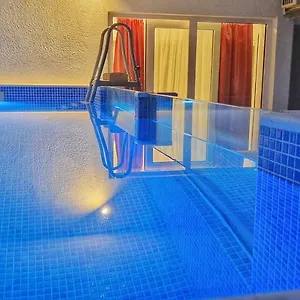 Luxury Maestral - Private Pool Split